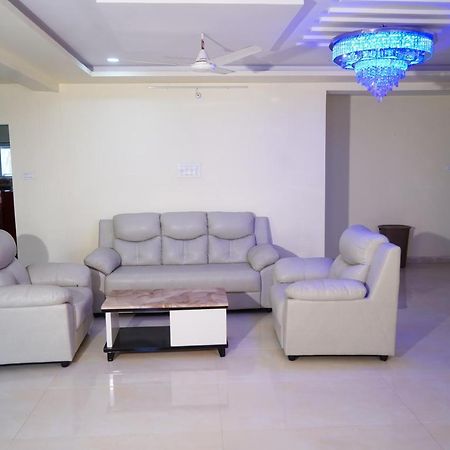 Ramya Grand Apartment Visakhapatnam Ngoại thất bức ảnh